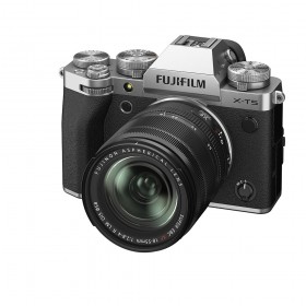 Fujifilm X-T5 + XF 18-55mm...