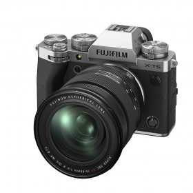 Fujifilm X-T5 + XF 16-80mm...